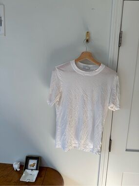 Bldwn white summer weight cre neck shirt size xs runs big